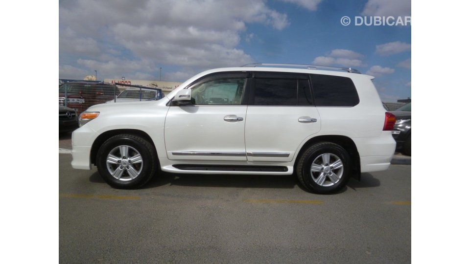 TOYOTA様 Buy import toyota land cruiser white car in import - dubai