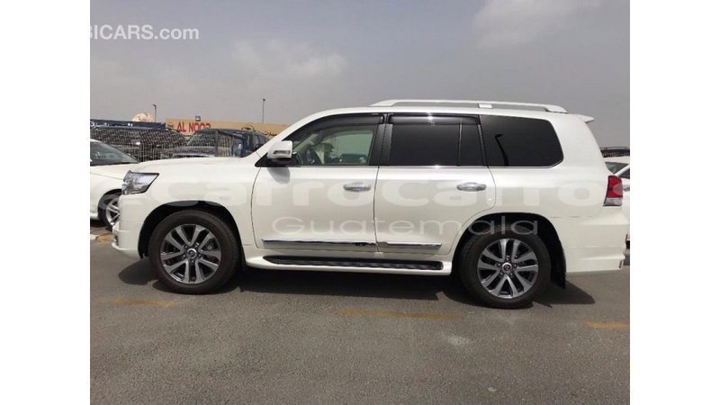 Buy import toyota land cruiser white car in import - dubai in