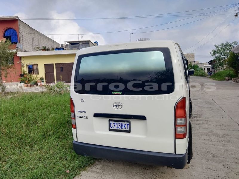 Comprar usados carro toyota hiace blanco en guatemala en guatemala