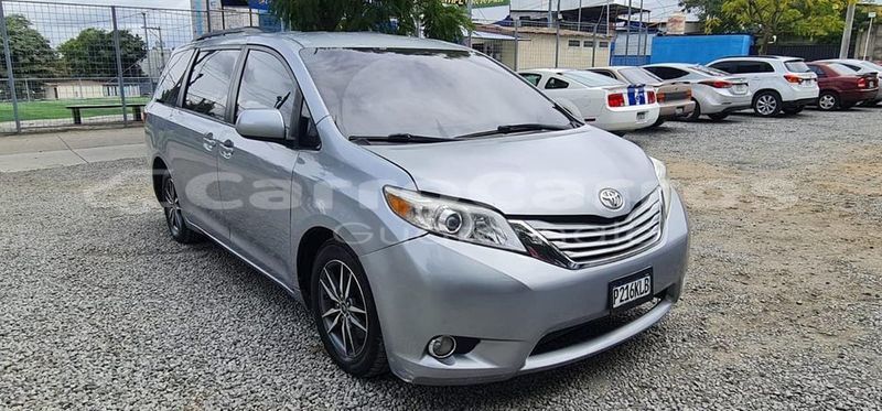Buy used toyota sienna other car in chinautla in guatemala